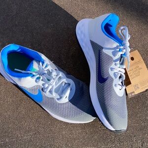 NWT Nike Sz-6.5Y Athletic Running/Walking Shoes-Gray, Blue&White, Light & Comfy🎄